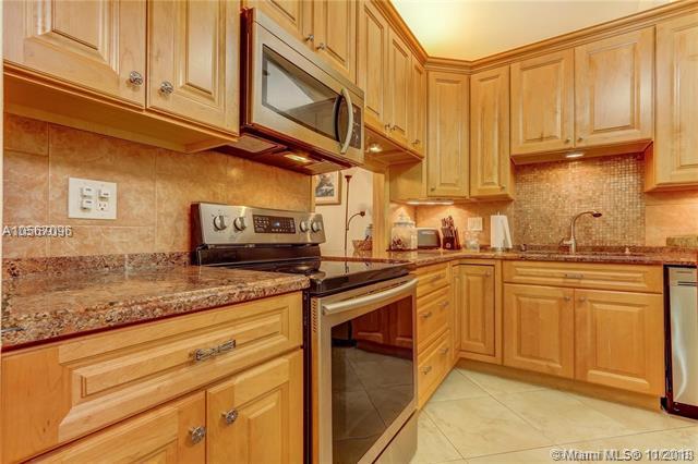 214 Briarwood Cir - Photo 1