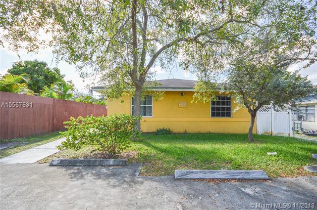 2738 Pierce St - Photo 1