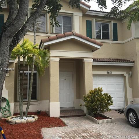 5621 112th Ct - Photo 1