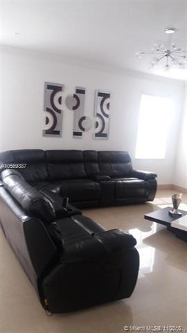 7903 111th Ct - Photo 1