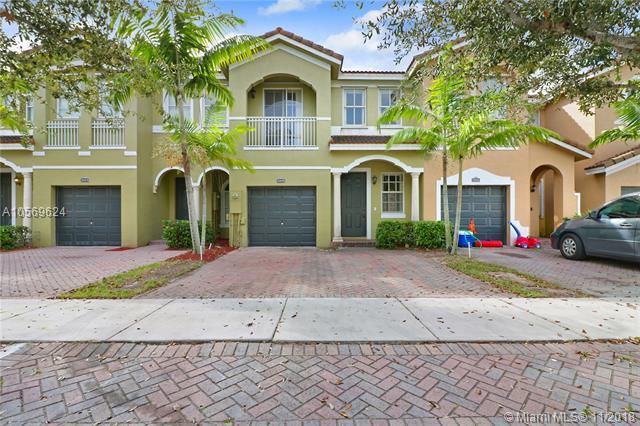 2470 15th Ct - Photo 1