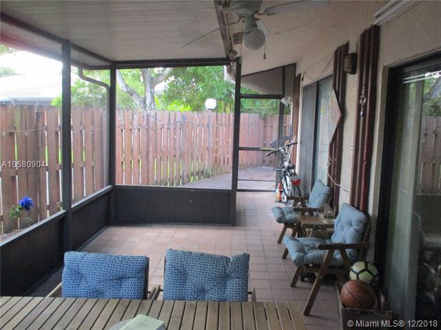 506 199th Ln - Photo 1