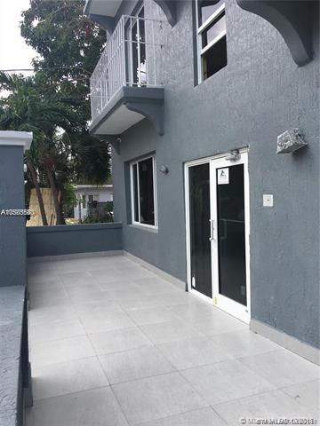 1129 3rd St - Photo 1
