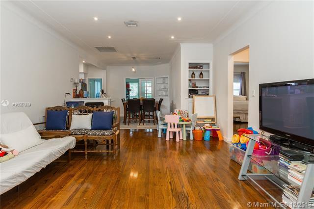 9381 Carlyle Ave - Photo 1