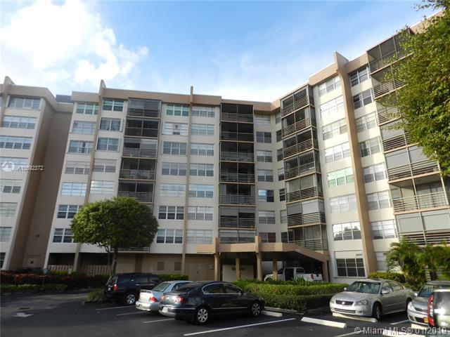 1000 Saint Charles Pl - Photo 1