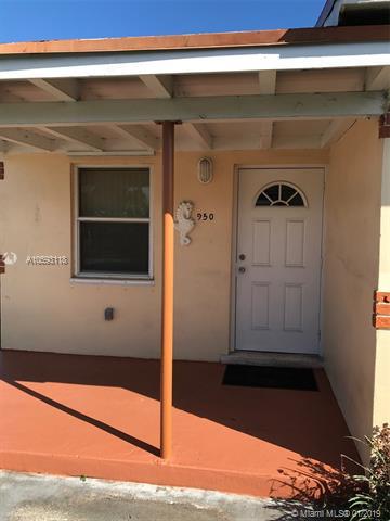 950 22nd St - Photo 1