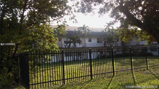 2134 Lincoln St - Photo 1