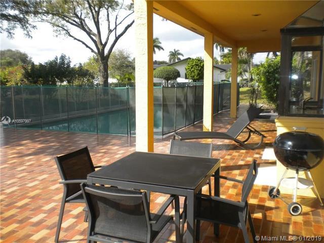4950 Woodlands Blvd - Photo 1