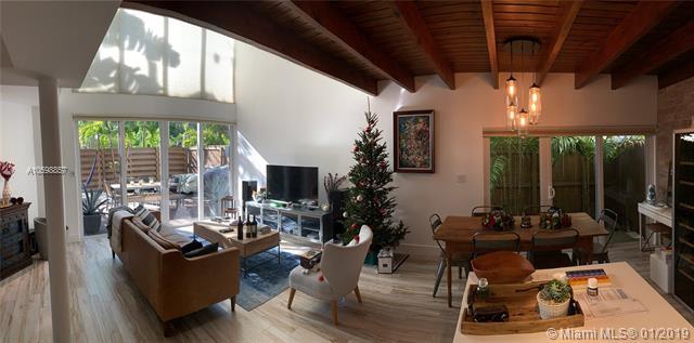 3093 Oak Ave - Photo 1