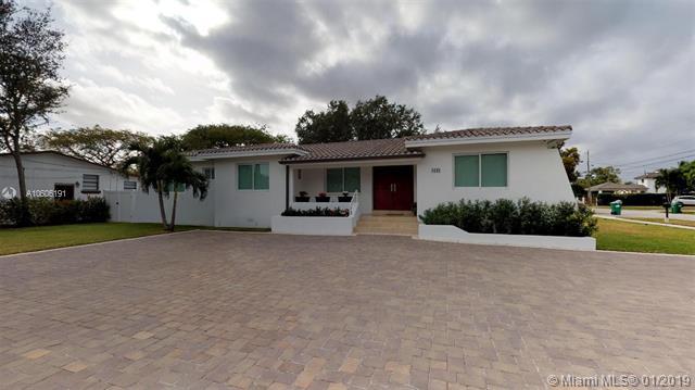 9898 32nd St - Photo 1