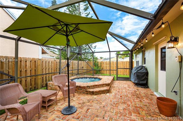1350 Pelican Ct - Photo 1