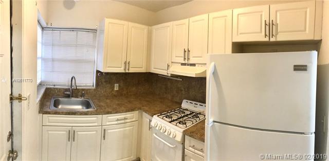 2101 Bay Dr - Photo 1