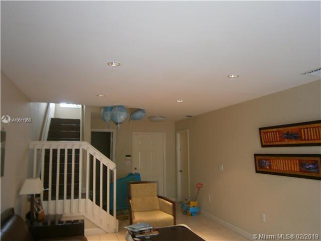 11574 51 LN - Photo 1
