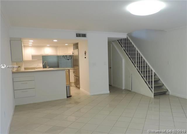 350 Grapetree Dr - Photo 1