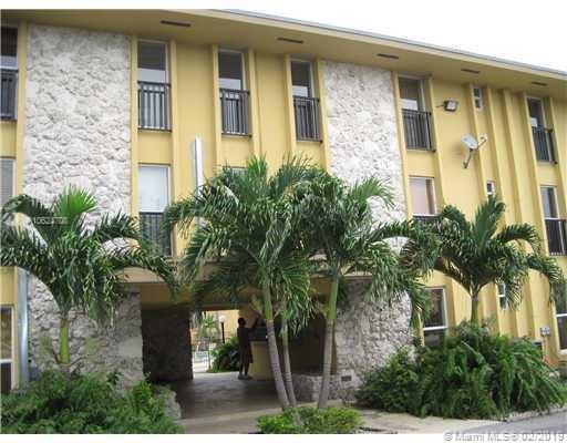 241 Royal Poinciana Blvd - Photo 1