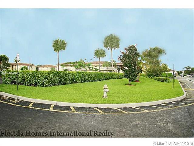 10128 Twin Lakes Dr - Photo 1