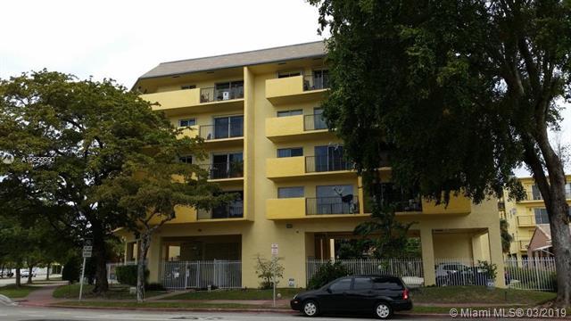 1975 Normandy Dr - Photo 1