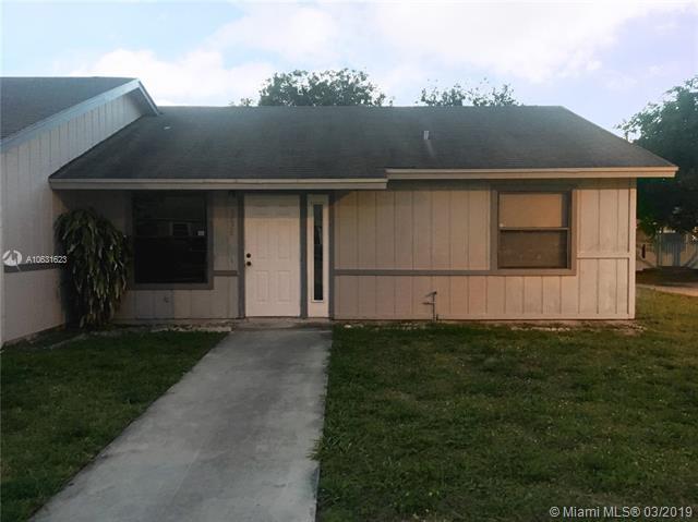 3828 Parkside Cir - Photo 1