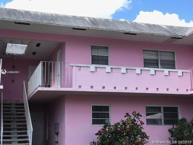 7520 82nd St - Photo 1
