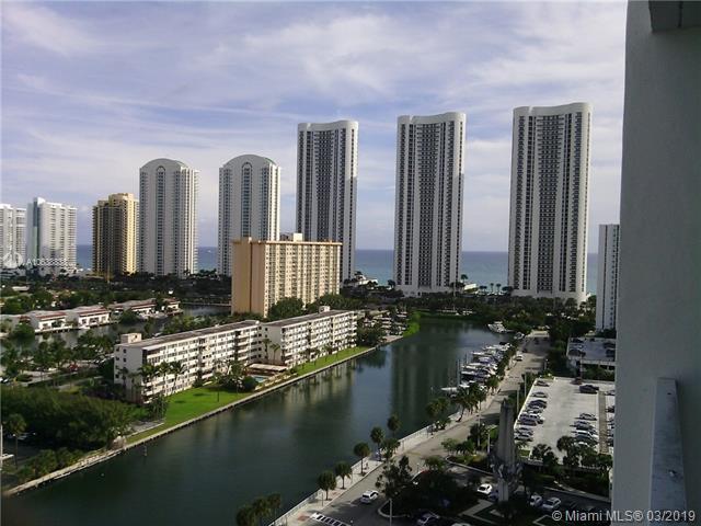500 Bayview Dr - Photo 1