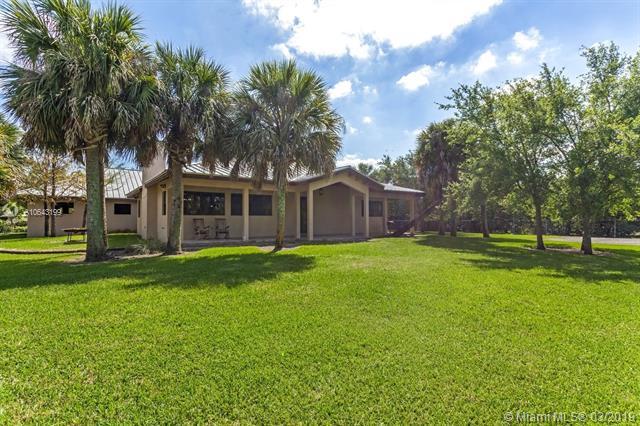 12220 43rd St - Photo 1