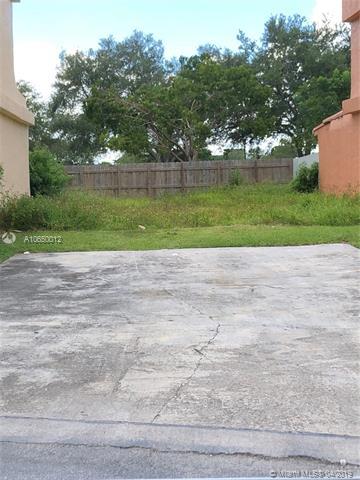 11237 33rd Cir Pl - Photo 1