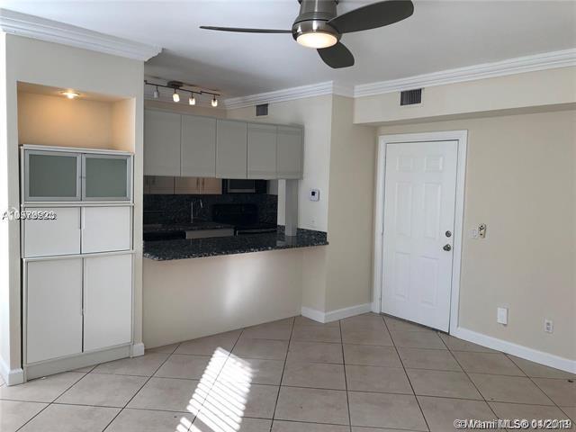 1559 Michigan Ave - Photo 1
