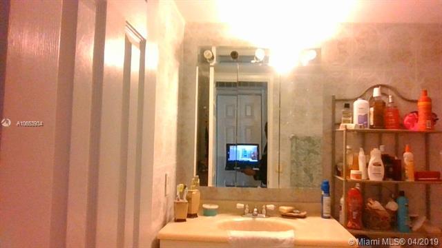 175 203rd Ter - Photo 1