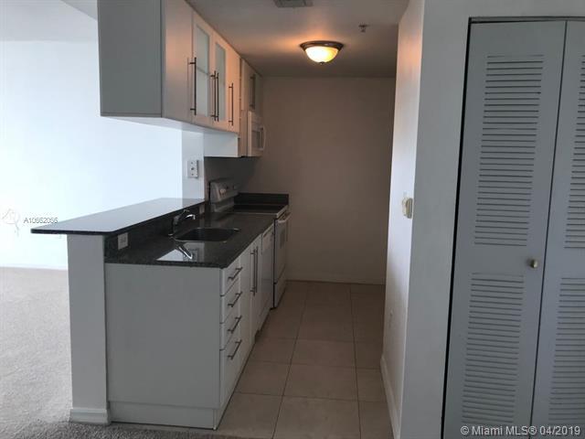 275 18th St - Photo 1
