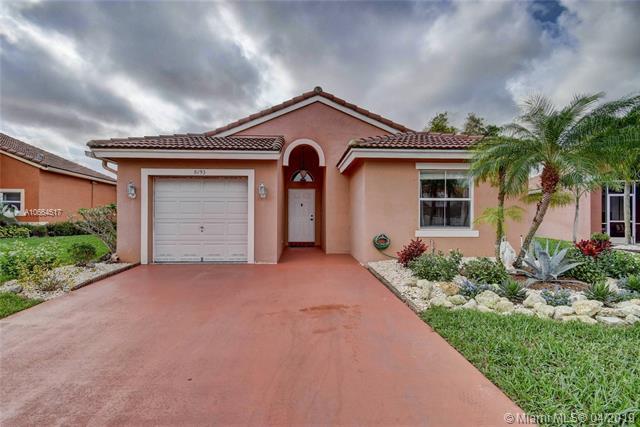 8193 Pelican Harbour Dr - Photo 1
