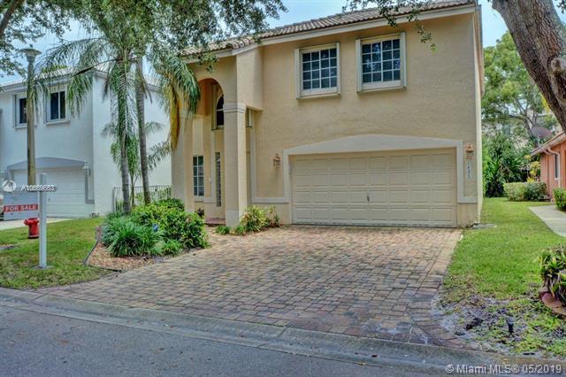 1435 Banyan Cir - Photo 1