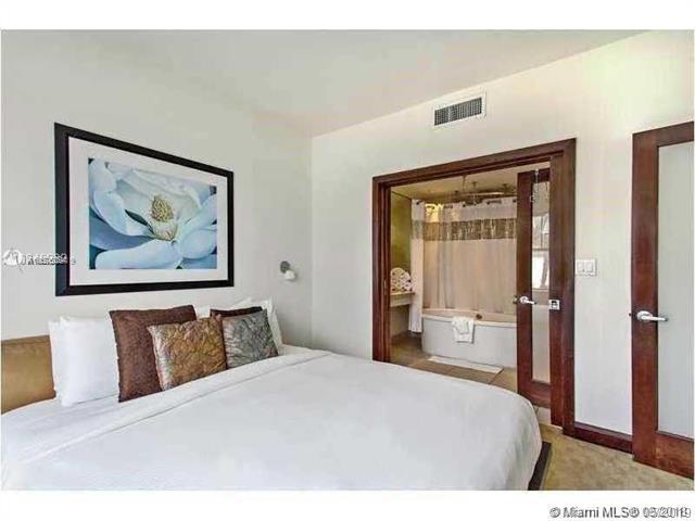 1036 Ocean Dr - Photo 1