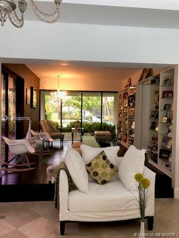 1020 S Greenway Dr - Photo 1