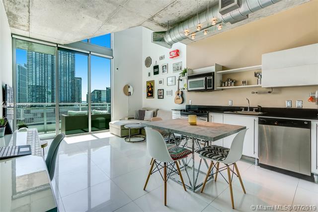 690 1st Ct - Photo 1