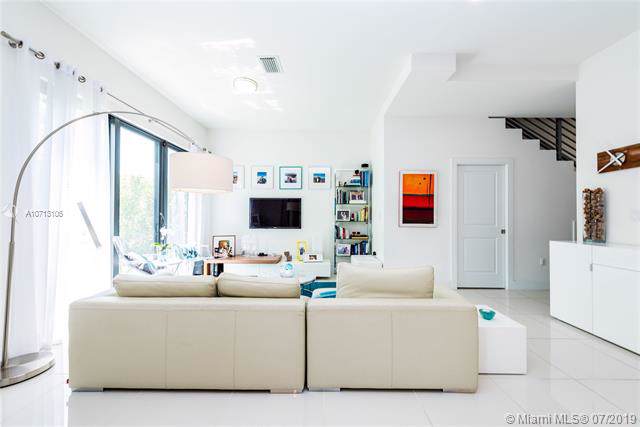 3318 Day Ave - Photo 1