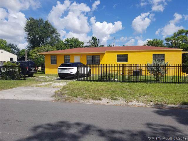 956 Ahmad St - Photo 1