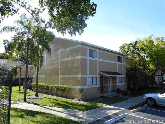 9499 Palm Cir N - Photo 1