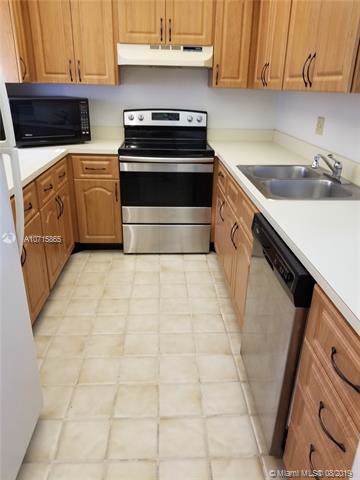 1430 Sheridan St - Photo 1