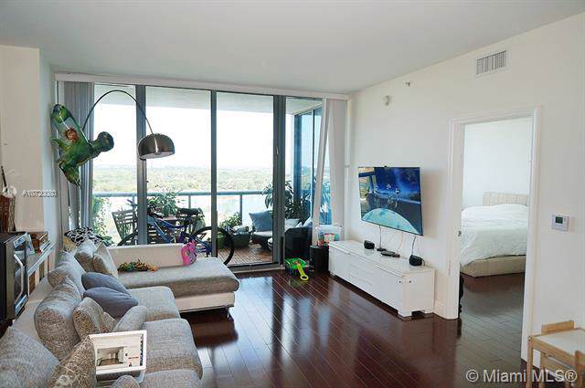 601 36th St - Photo 1
