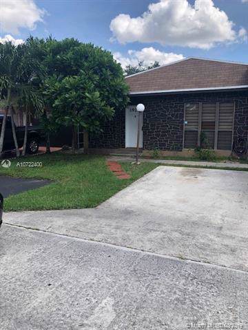 19219 53rd Cir Pl - Photo 1