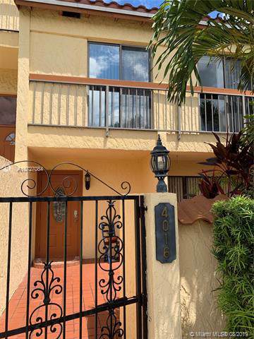 4016 Del Rio Way - Photo 1