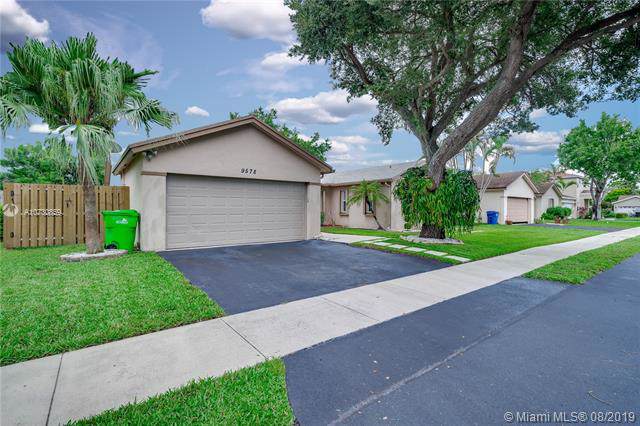 9578 53rd St - Photo 1