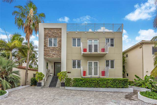 215 Palm Ave - Photo 1