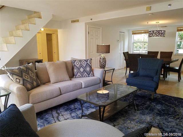 1005 8th St - Photo 1