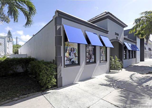 2419 Hollywood Blvd - Photo 1