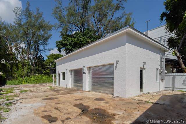 135 20th St - Photo 1