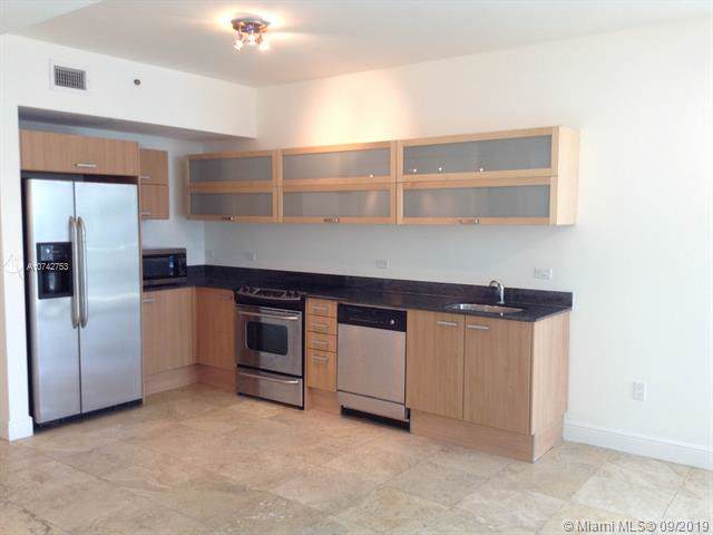 350 Miami Av - Photo 1