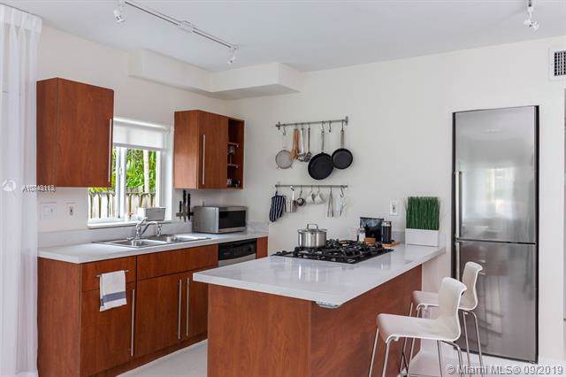 10101 Bay Harbor Dr - Photo 1