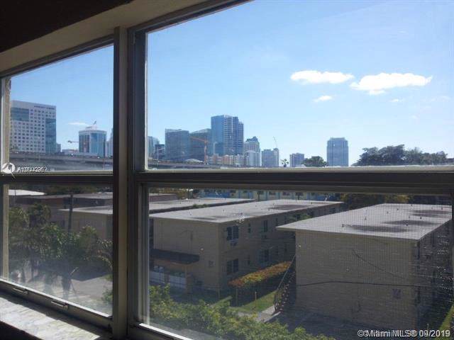 444 4th St - Photo 1