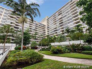 2500 Parkview Dr - Photo 1